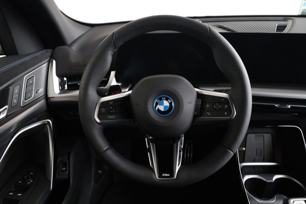 BMW iX2 xDrive30