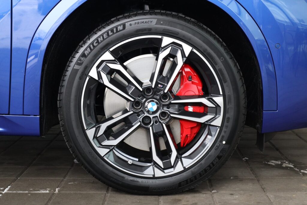 BMW iX2 xDrive30