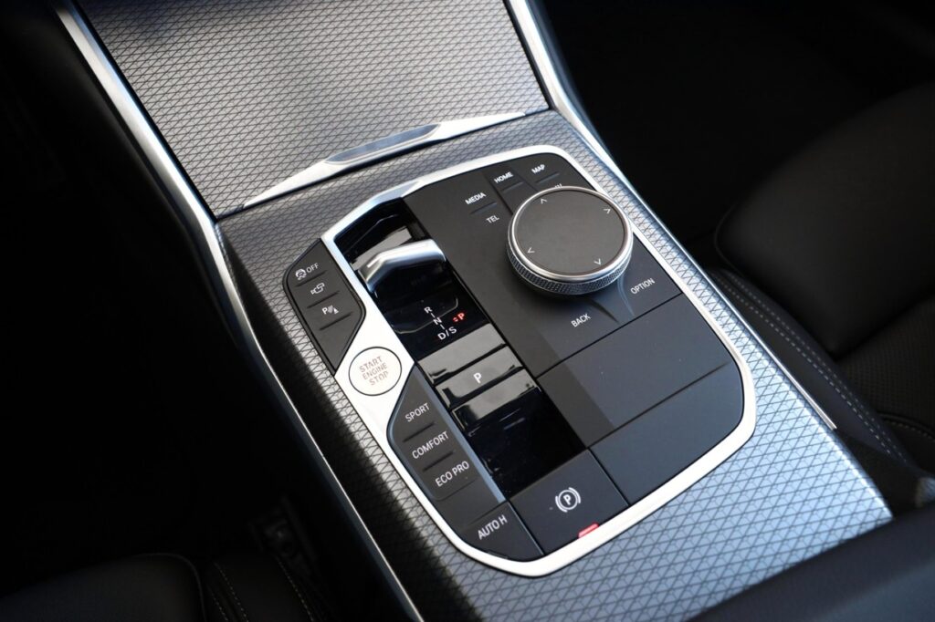 BMW 330d xDrive Sedan