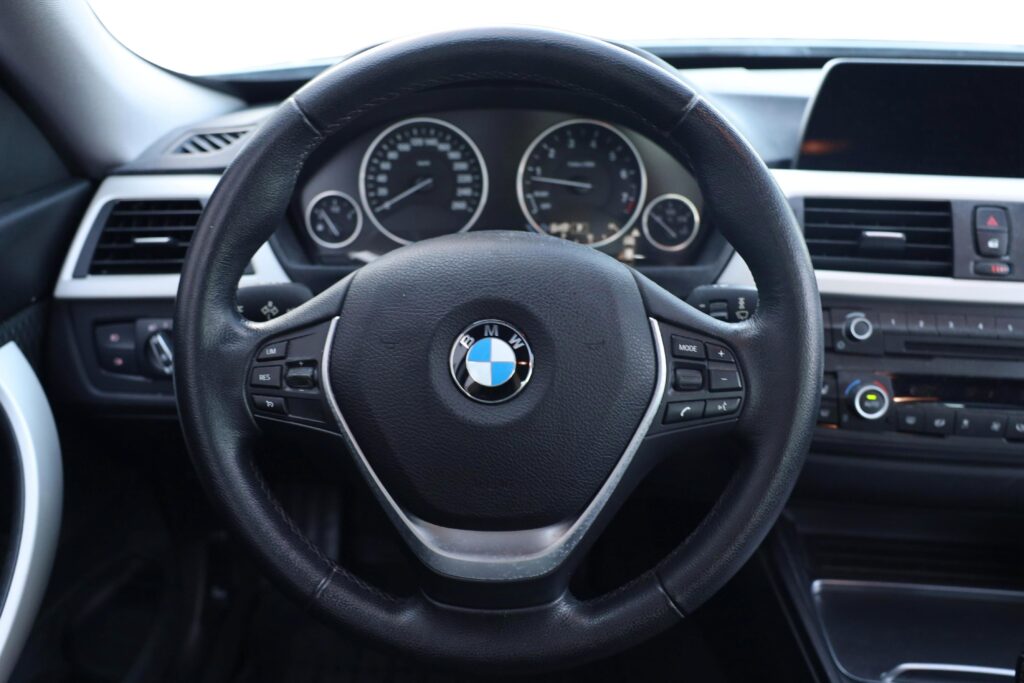 BMW 320i xDrive