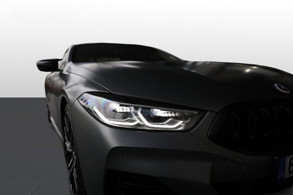 BMW M850i xDrive Coupe