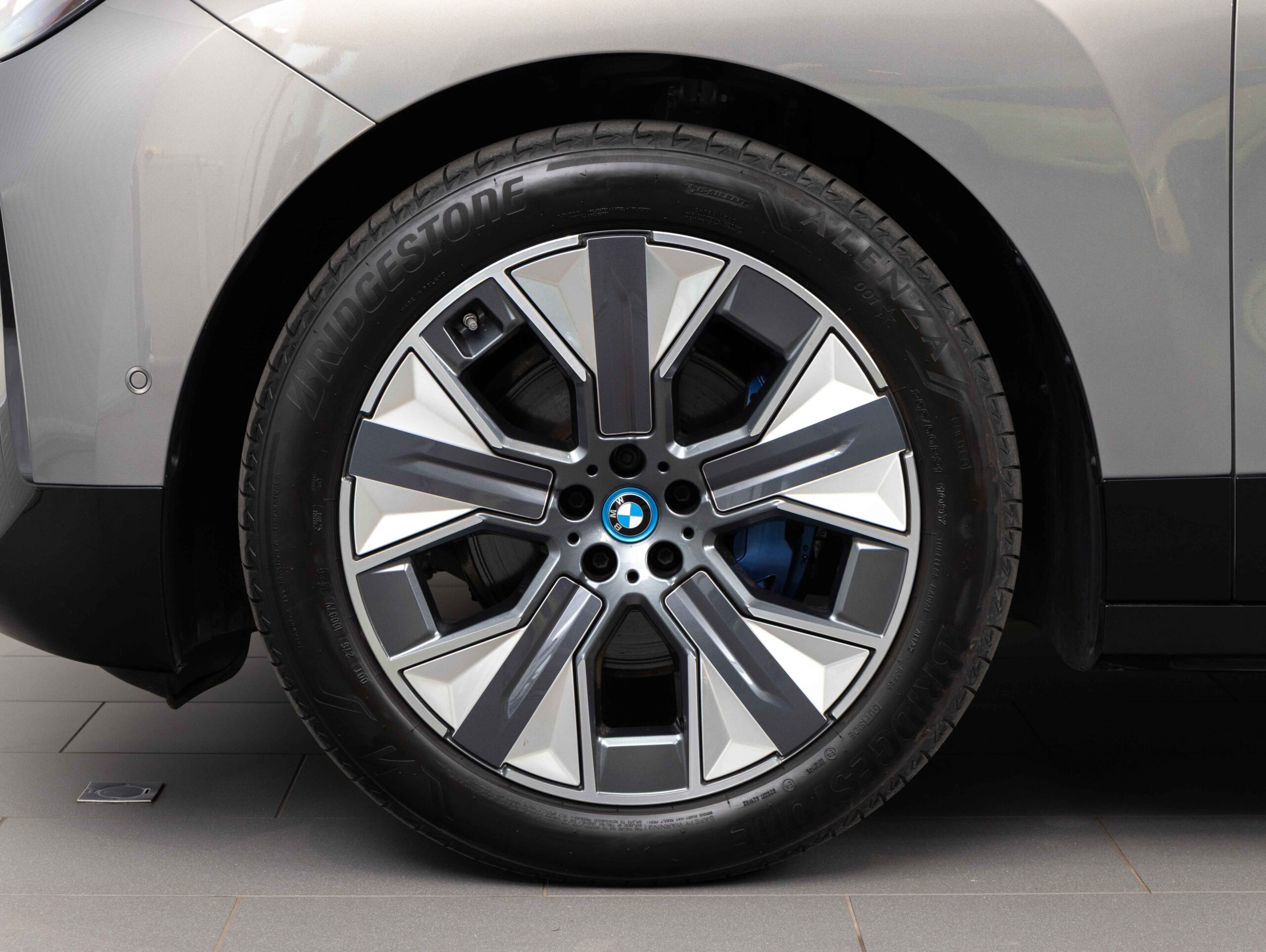 BMW iX xDrive40