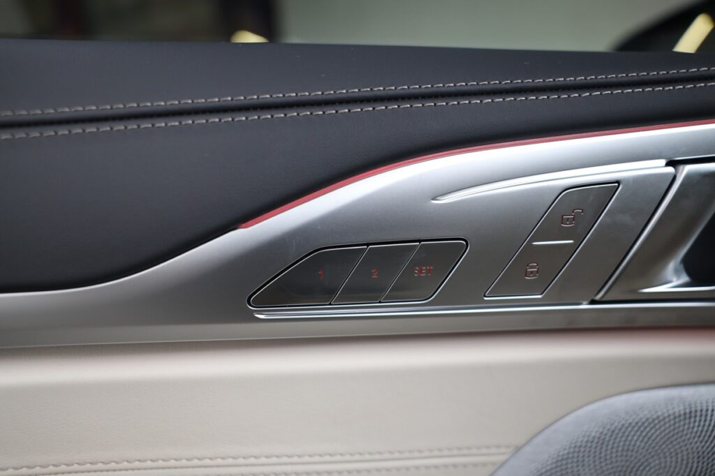 BMW M850i xDrive Coupe