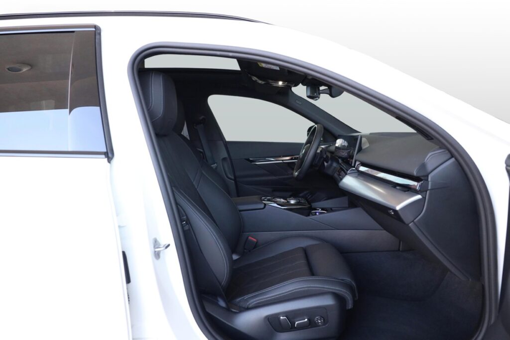 BMW 550e xDrive Touring