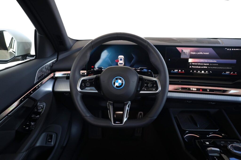 BMW 550e xDrive Touring