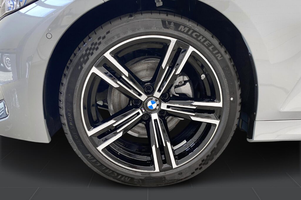 BMW 320d xDrive Sedan