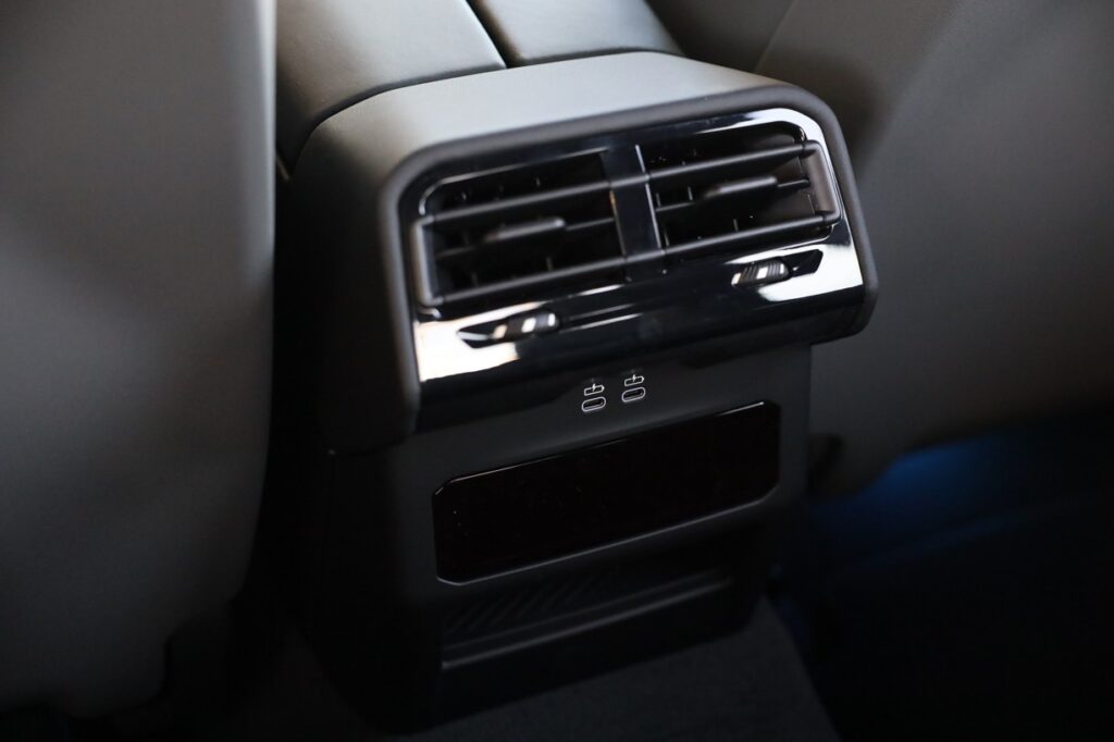 BMW i5 M60 xDrive sedan