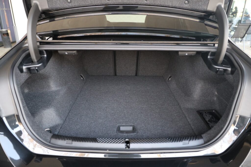 BMW i5 M60 xDrive sedan