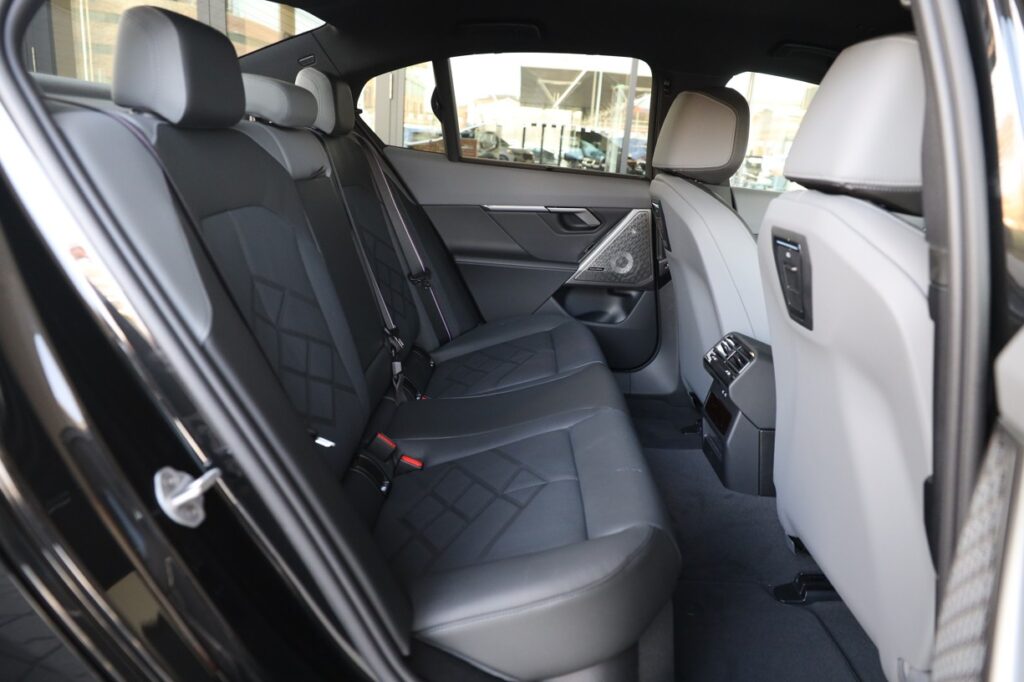 BMW i5 M60 xDrive sedan