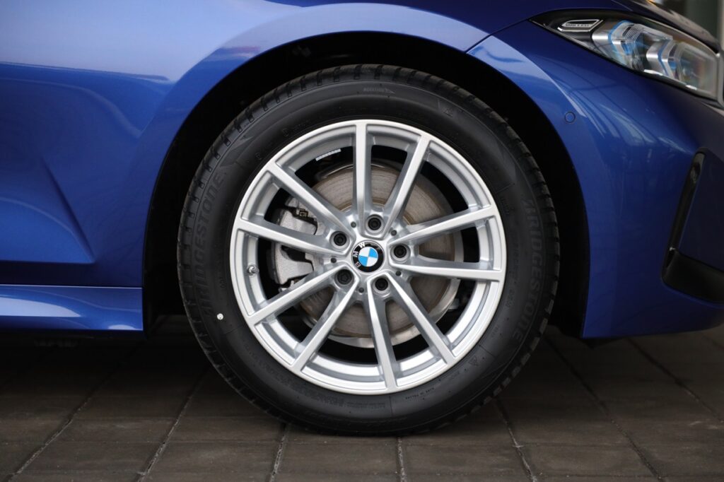 BMW 320d xDrive Sedan