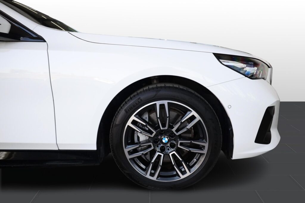 BMW 550e xDrive Touring