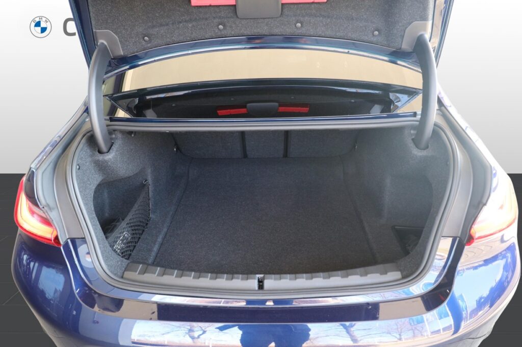 BMW 330d xDrive Sedan