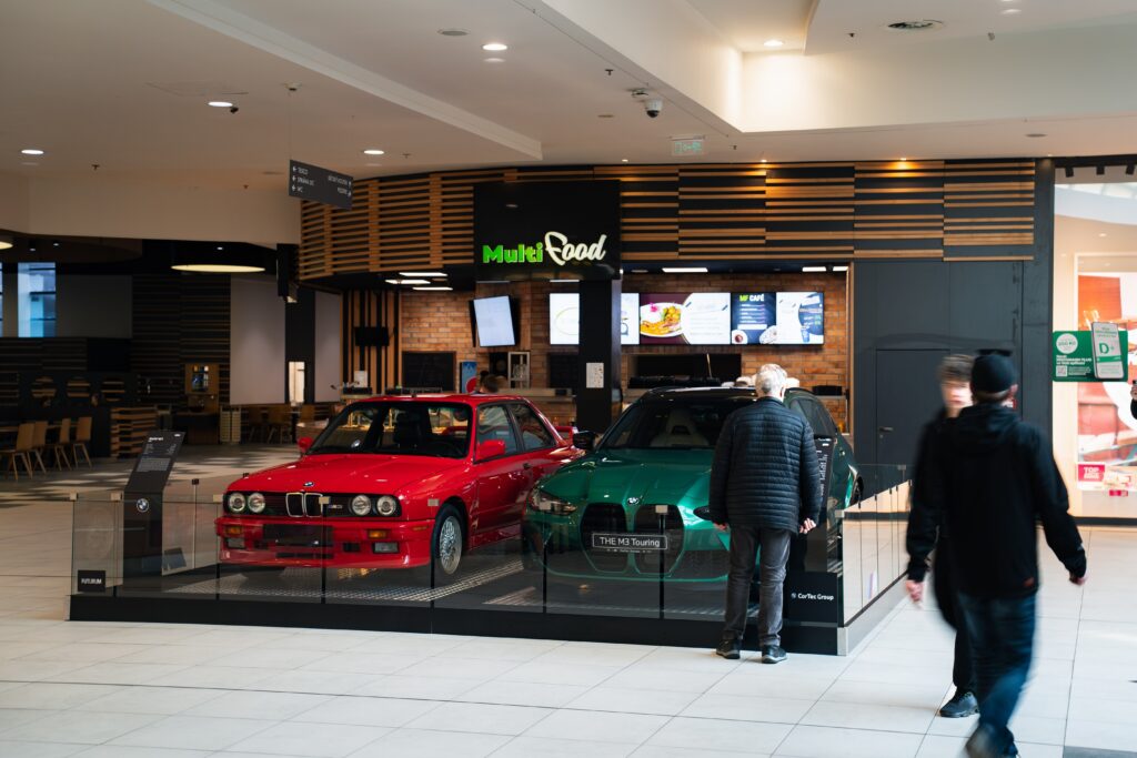 VÝSTAVA VOZŮ A MOTOCYKLŮ BMW VE FUTURUM OSTRAVA