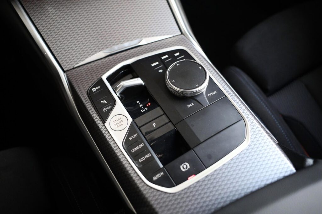 BMW 330i xDrive Touring