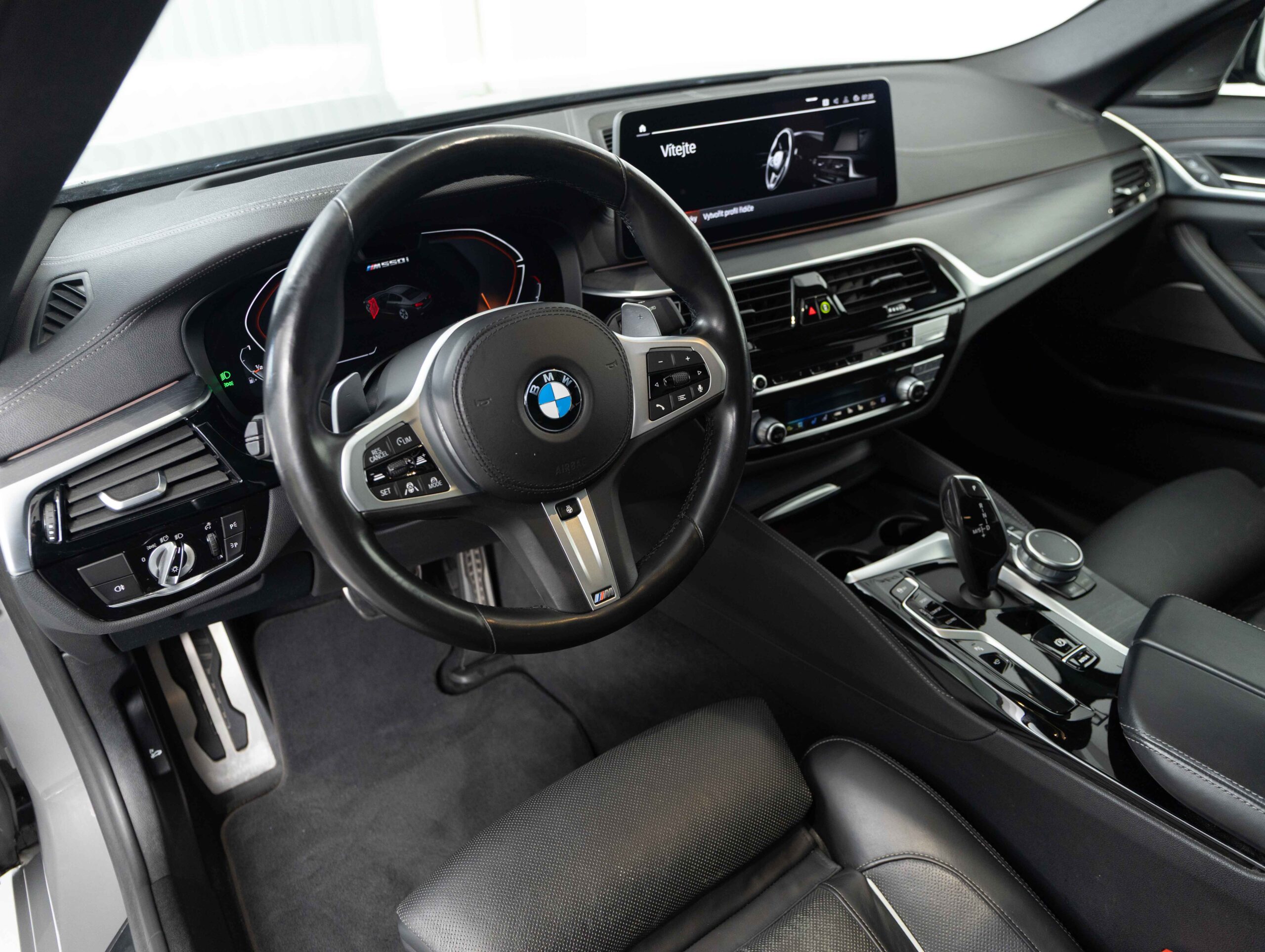 BMW M550i xDrive