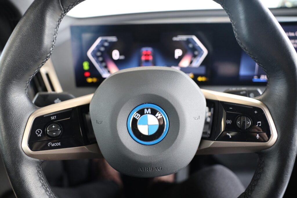 BMW iX xDrive40