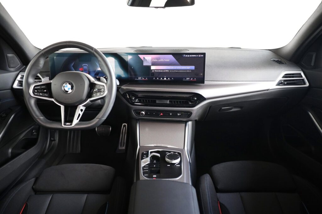 BMW 330i xDrive Touring