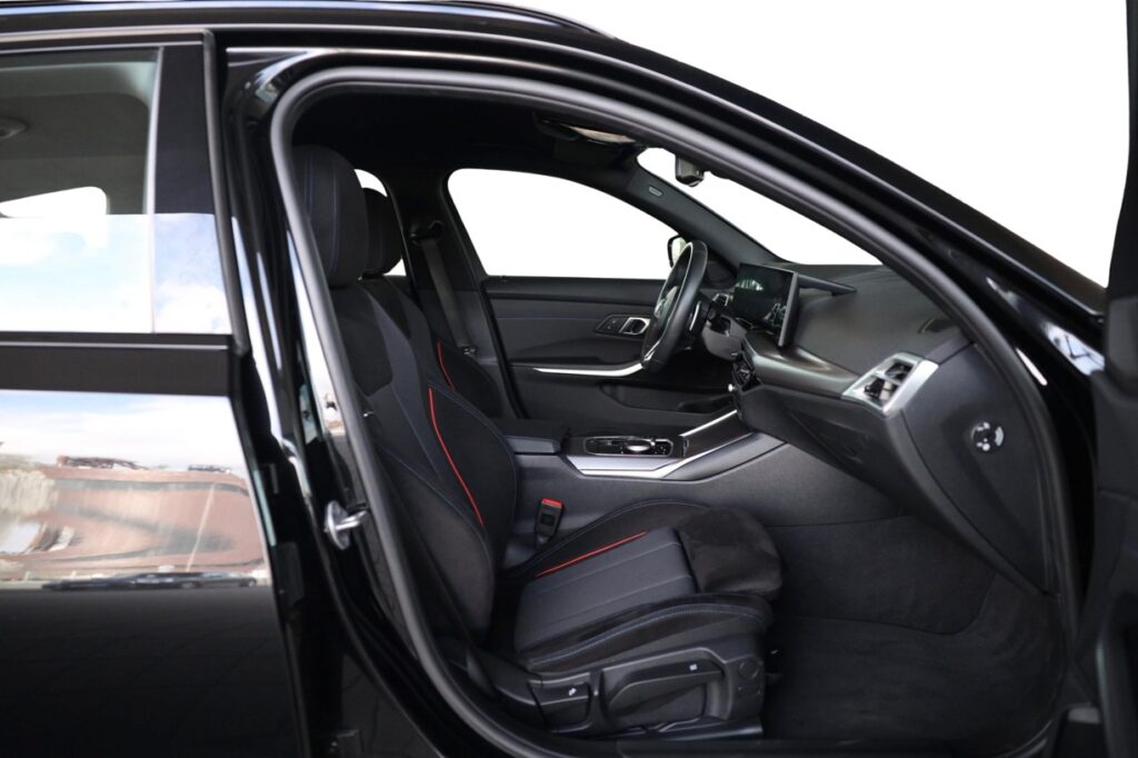 BMW 330i xDrive Touring
