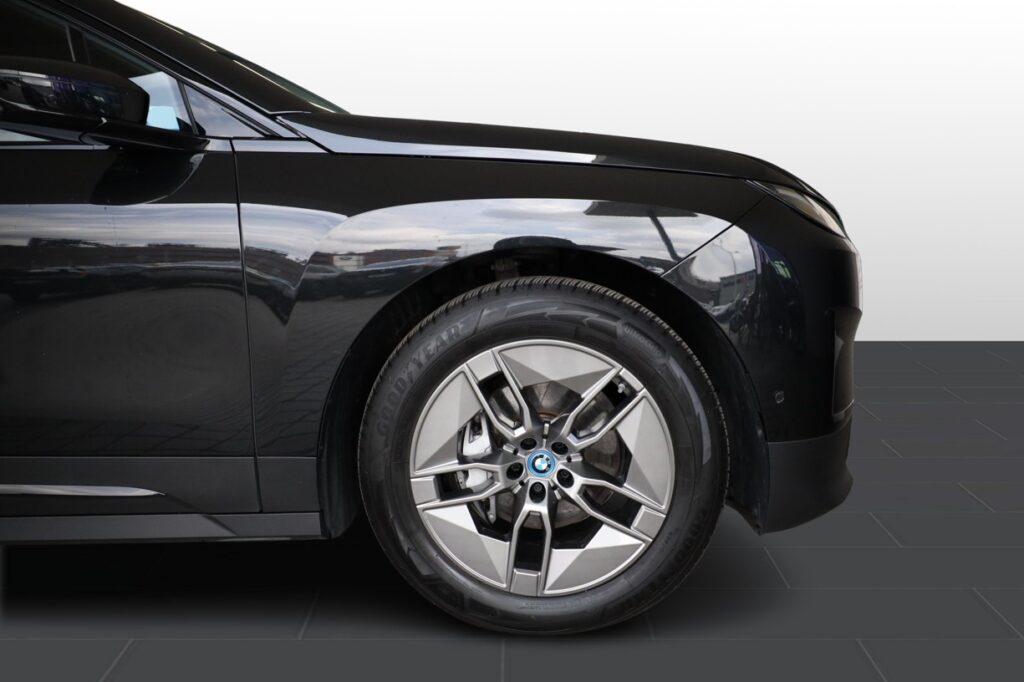 BMW iX xDrive40