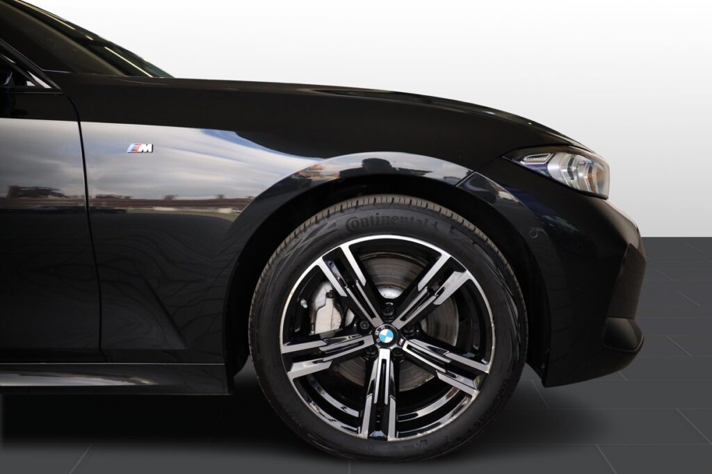 BMW 330i xDrive Touring