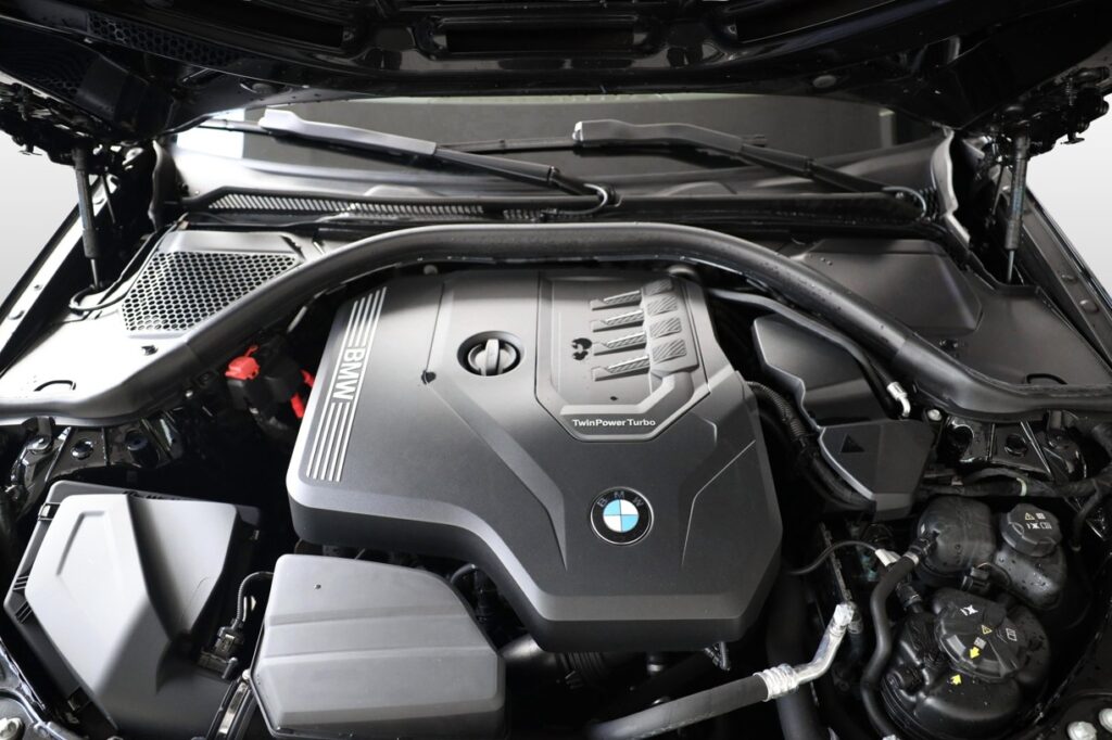 BMW 330i xDrive Touring