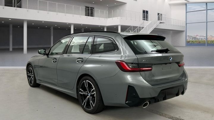 BMW 330i xDrive Touring