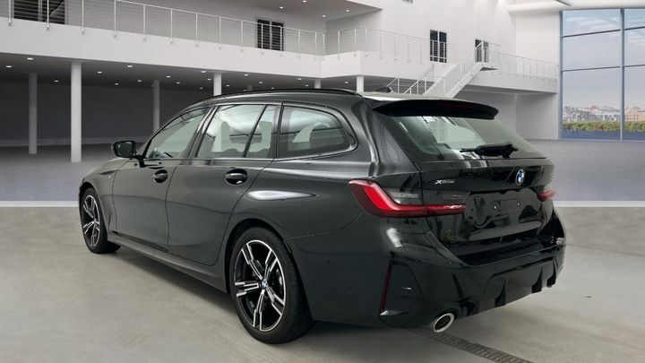 BMW 330i xDrive Touring