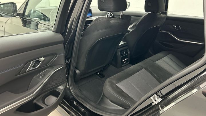 BMW 330i xDrive Touring