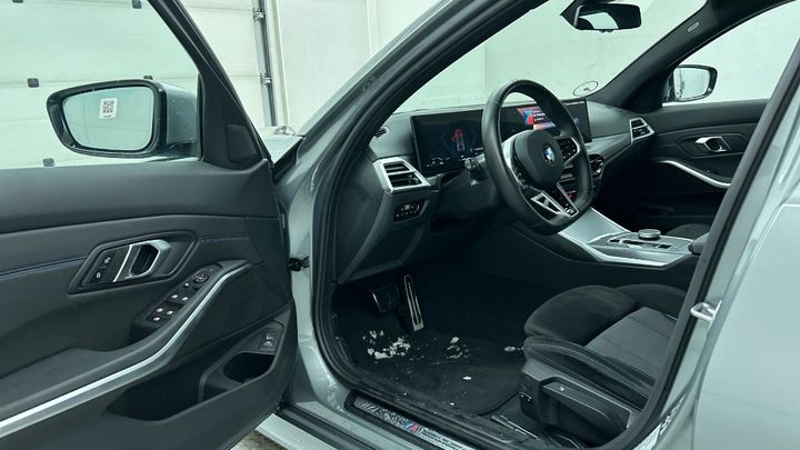 BMW 330i xDrive Touring