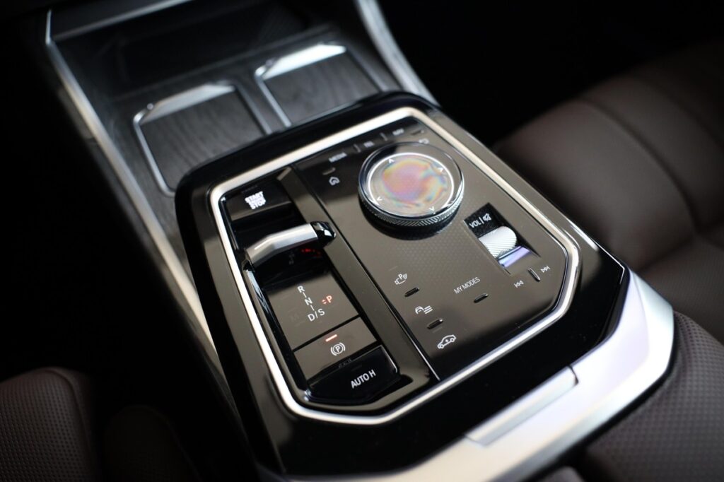 BMW M760e xDrive Sedan