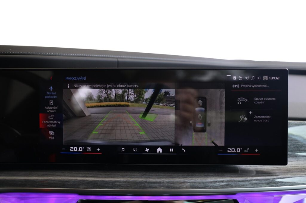 BMW M760e xDrive Sedan