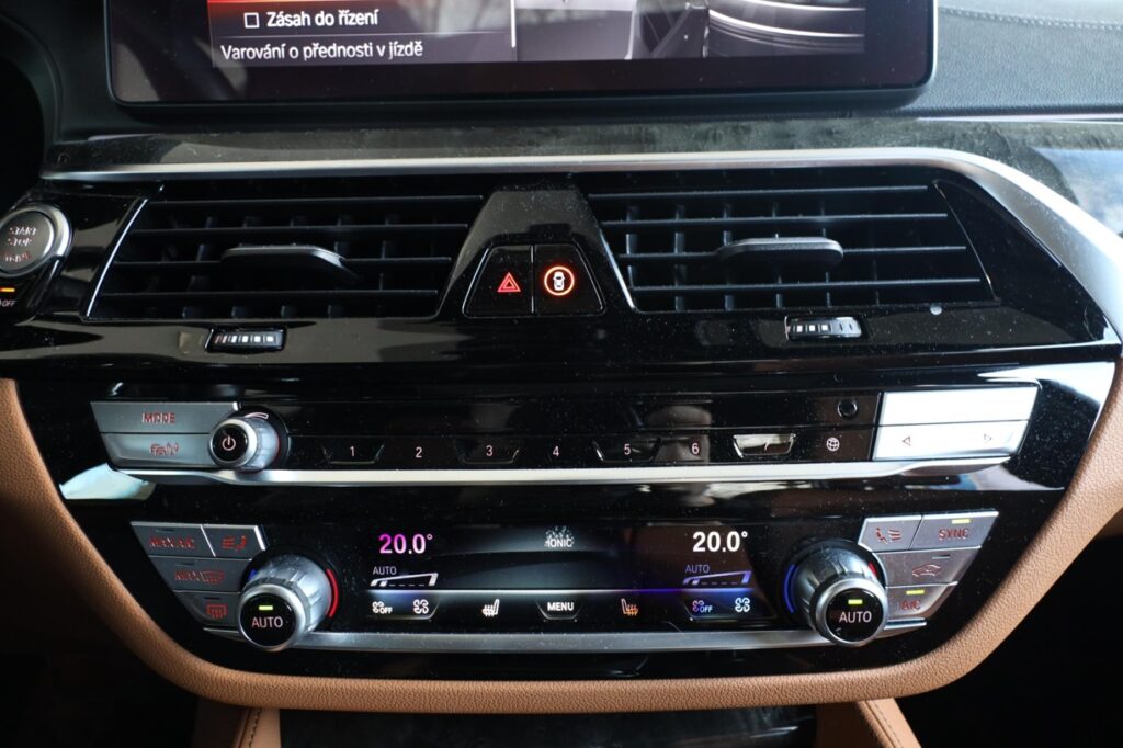 BMW M550i xDrive