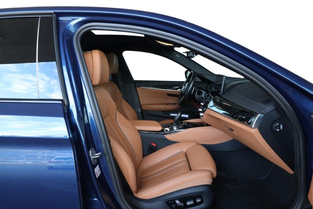 BMW M550i xDrive