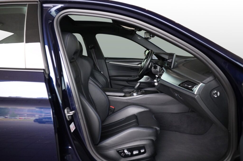 BMW M550i xDrive