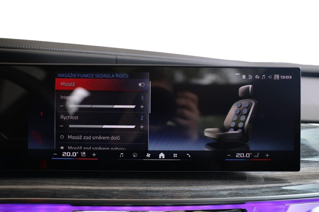 BMW M760e xDrive Sedan