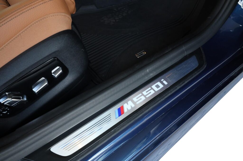 BMW M550i xDrive