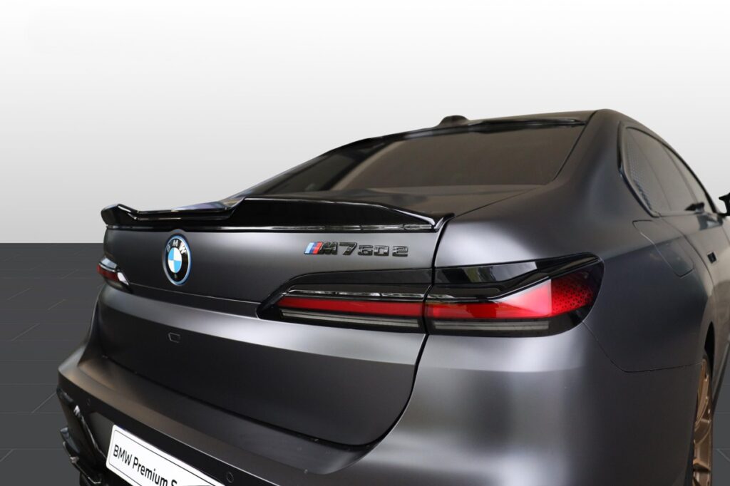 BMW M760e xDrive Sedan