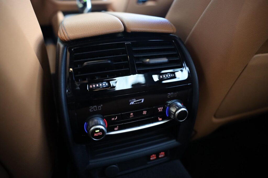BMW M550i xDrive