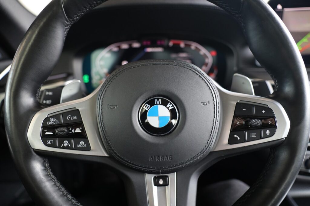 BMW M550i xDrive