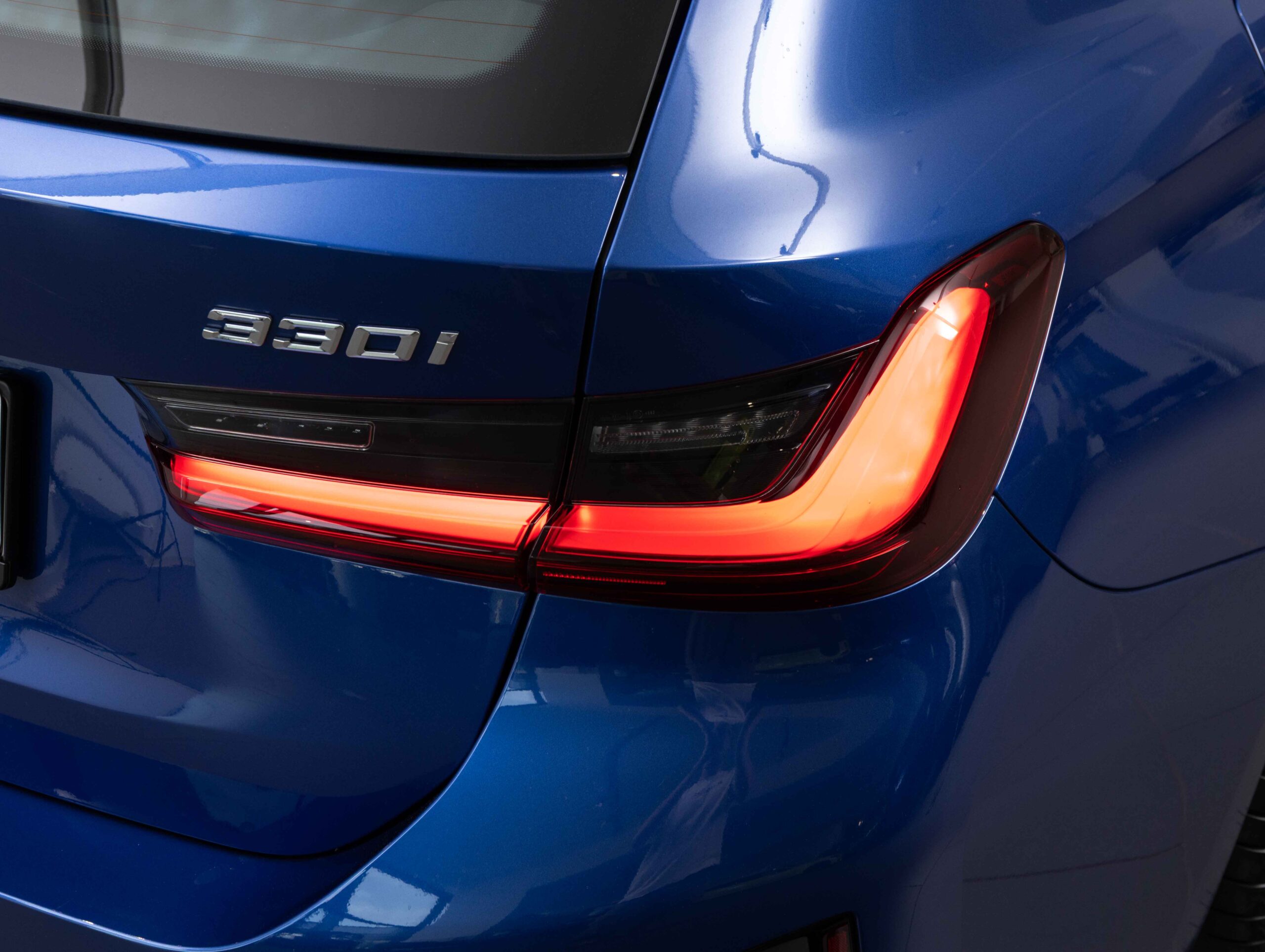 BMW 330i xDrive Touring