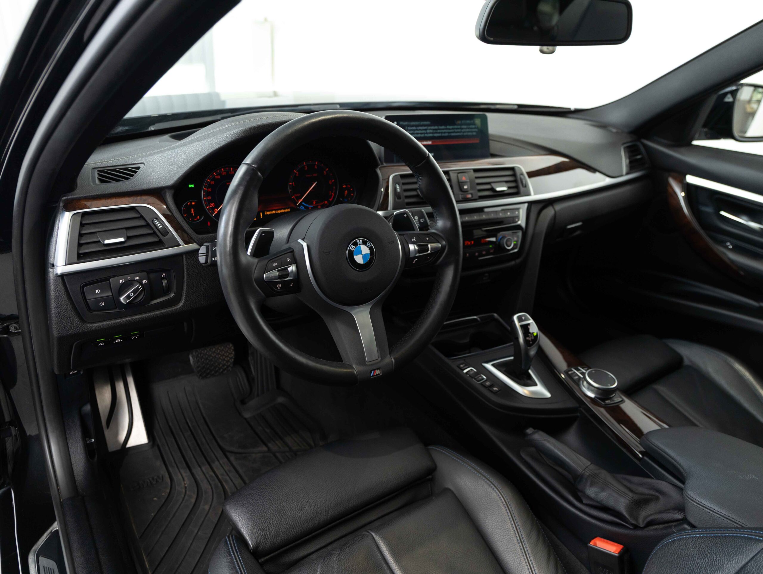 BMW 320i xDrive Touring