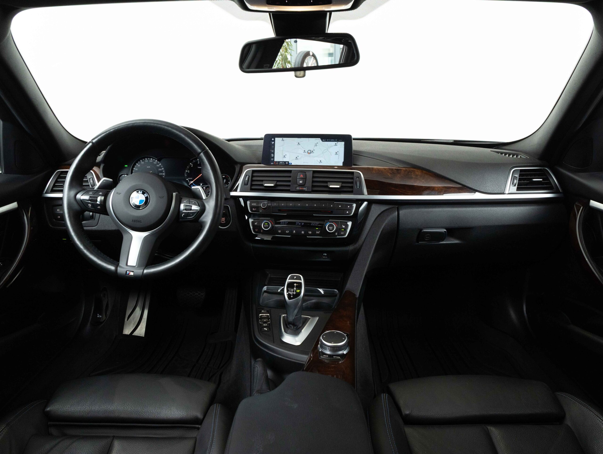 BMW 320i xDrive Touring