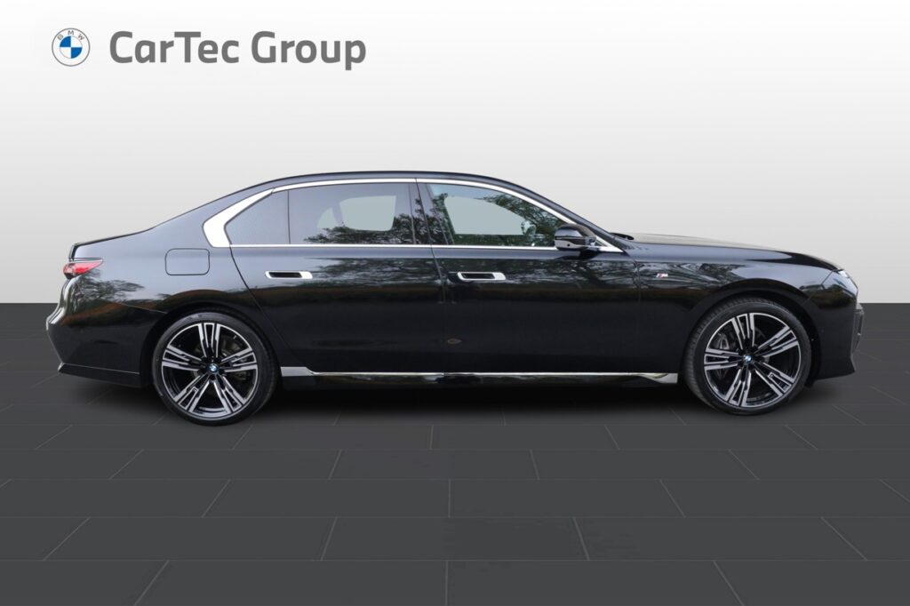 BMW 740d xDrive Sedan