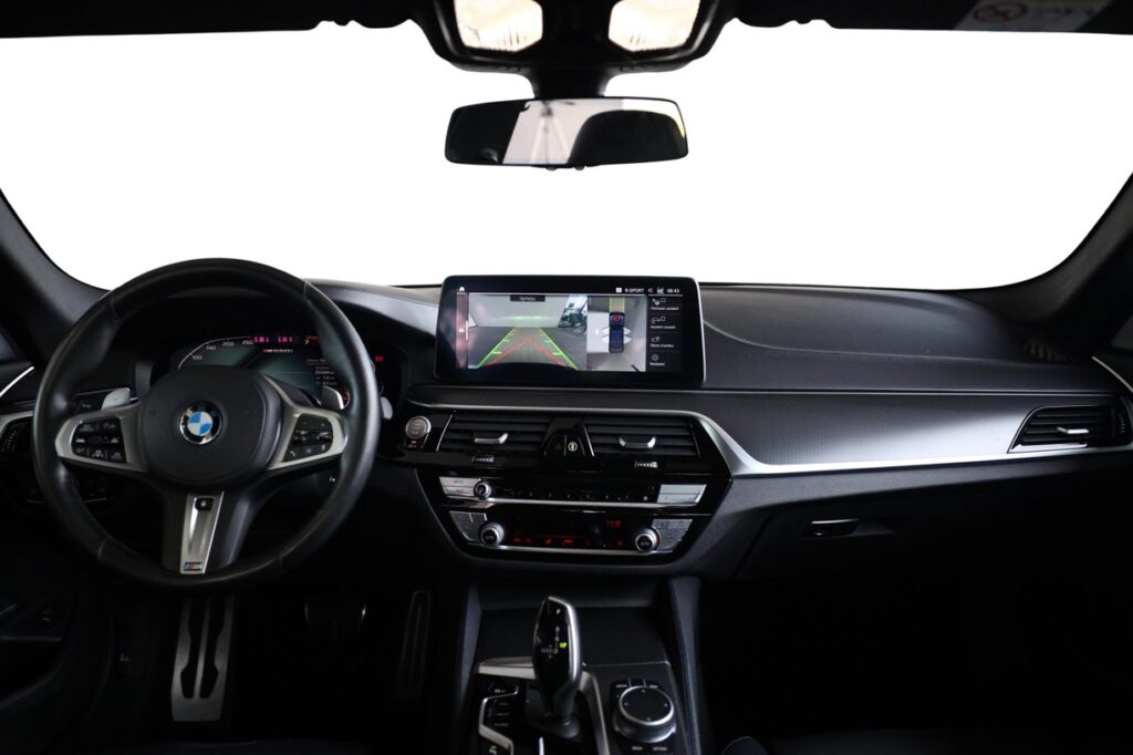 BMW M550i xDrive