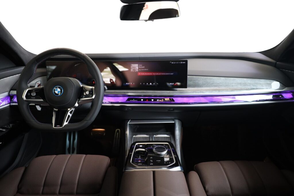 BMW M760e xDrive Sedan