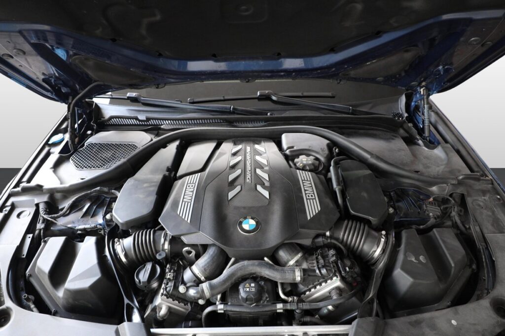 BMW M550i xDrive