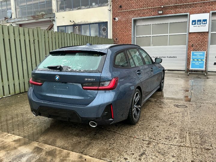 BMW 330i xDrive Touring