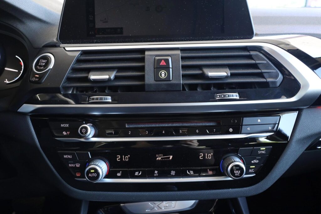 BMW X3 xDrive30i