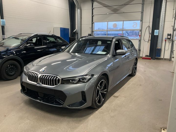 BMW 330i xDrive Touring