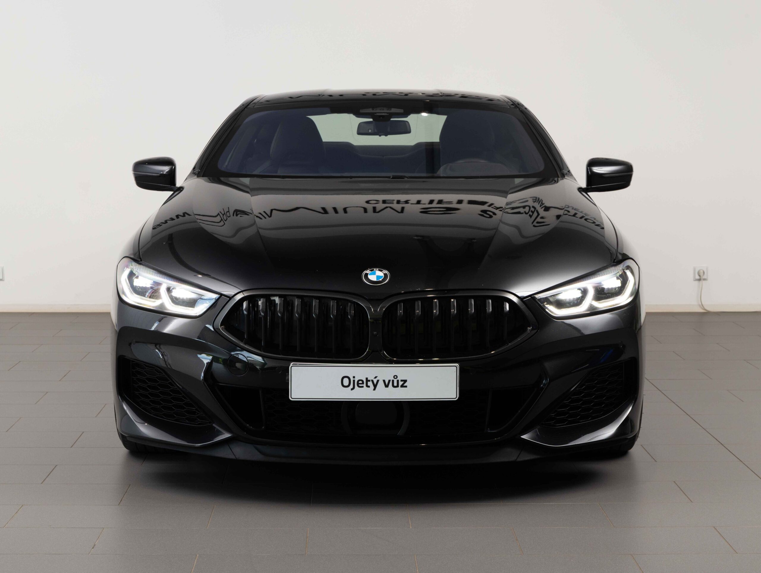 BMW M850i xDrive Coupe